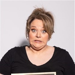 Amanda Hursy : Carted 4.5*****