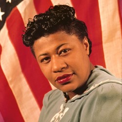 Ella 5*****
